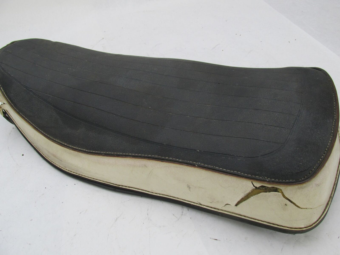 Harley Davidson Genuine XLCH XLH Ironhead Sportster Buddy Seat