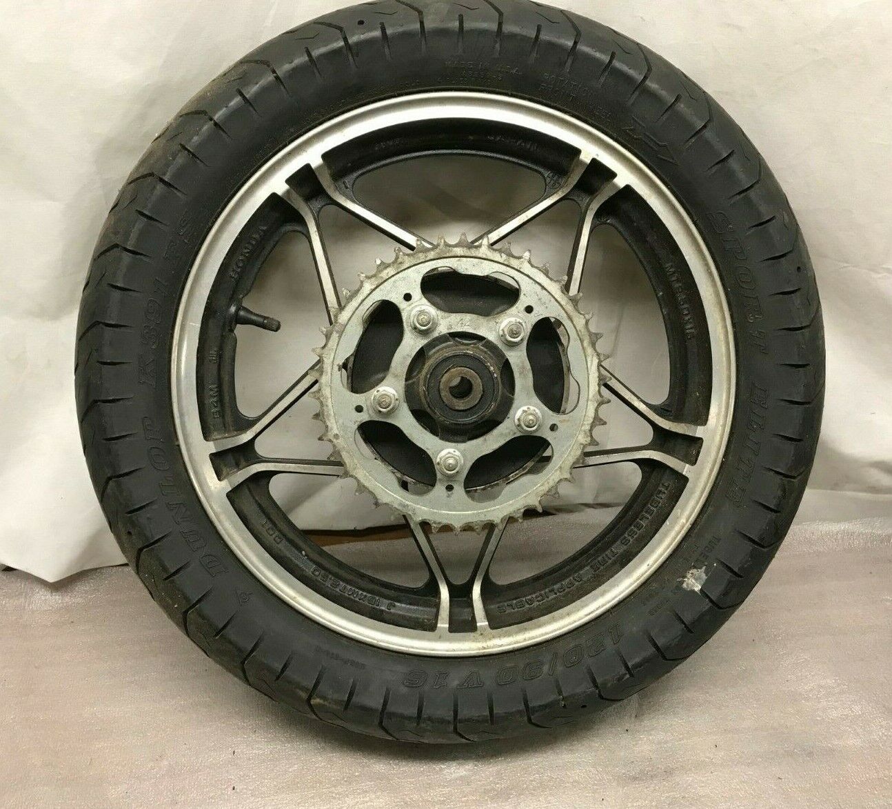 83 HONDA CB550 CB 550 SC NIGHTHAWK OEM REAR WHEEL RIM Tire 3X16 Dunlop k391