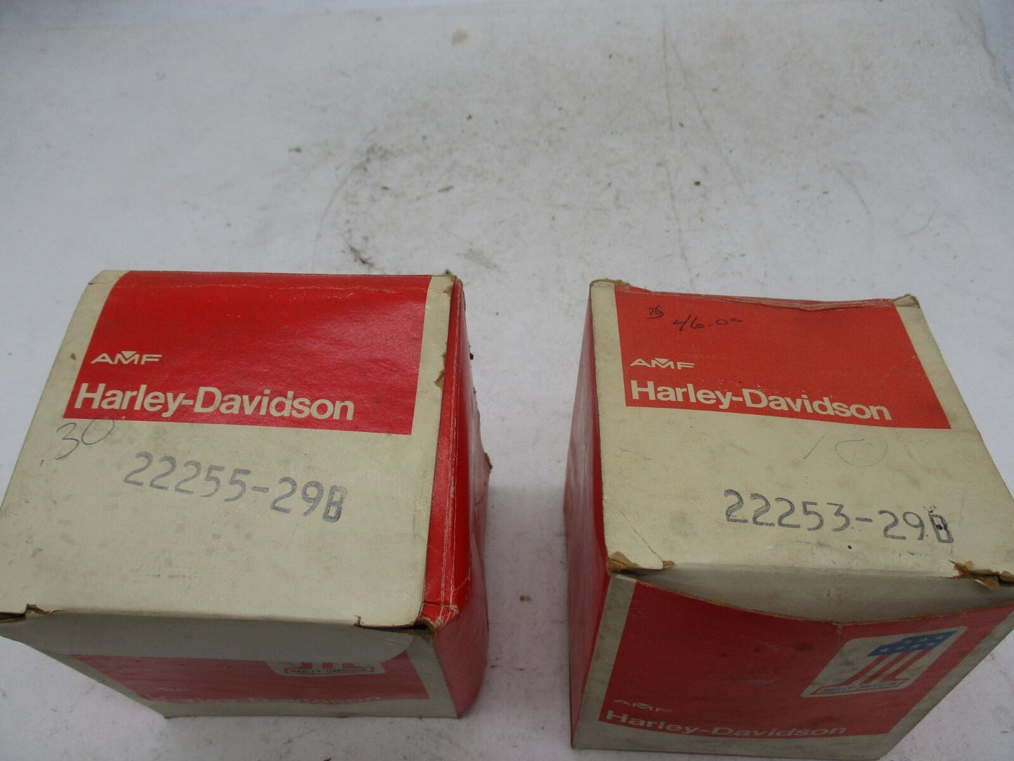 Pair of Harley Davidson Genuine NOS Pistons 750cc 22255-29B 22253-29B