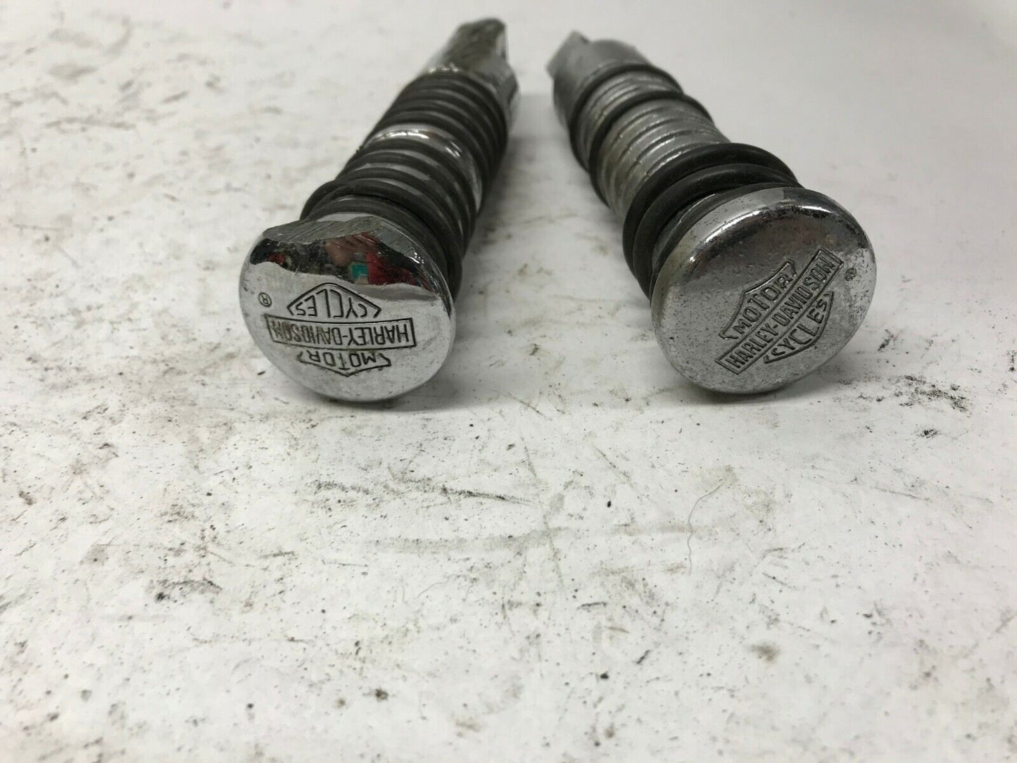 Pair Harley Shovelhead Sportster Foot Pegs Round Chrome Ribbed Bar Shield Logo