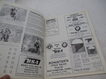 Vintage Cycle Sport November 1964 "Say, What's The Hold Up Here?" Magazine