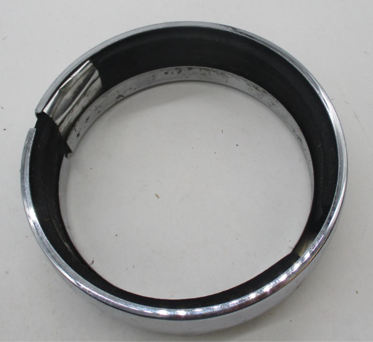 Harley  Genuine Road King Frenched Spotlight Auxiliary Light Trim Ring 4" Chrome