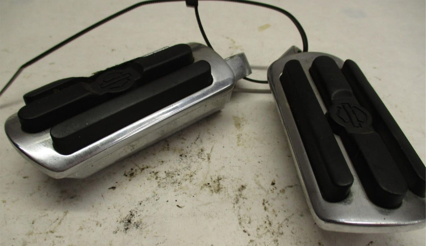 Genuine Harley Davidson Footpegs Chrome & 3 Rib Ribbed Angled Rubber Logo