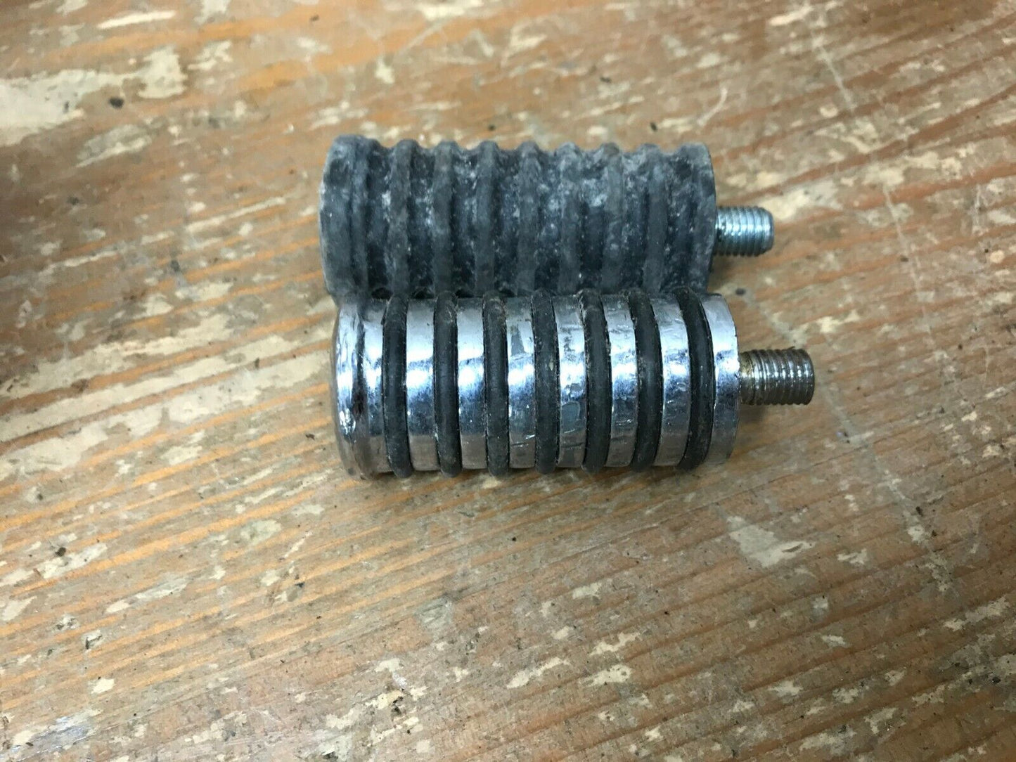 Lot (2) Harley Davidson OEM Brake Shifter Pedal Pad Foot Toe Pedal Rest Ribbed
