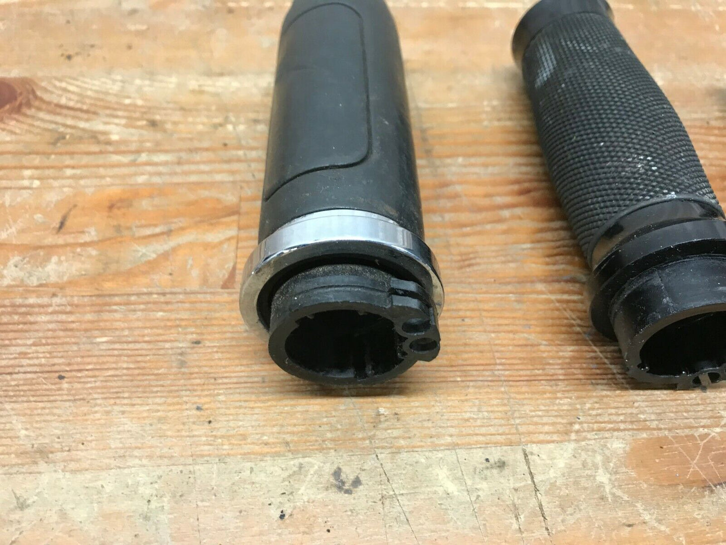 Lot of 3 OEM Harley HANDLE GUIDE TUBE GRIP Fits Multiple Models LT & RT Sides