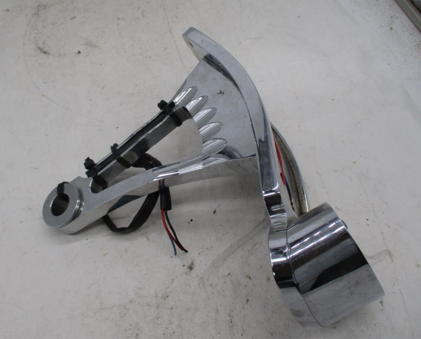 Harley Davidson Chopper Chrome Curved Axle Mounted Chrome License Plate Bracket