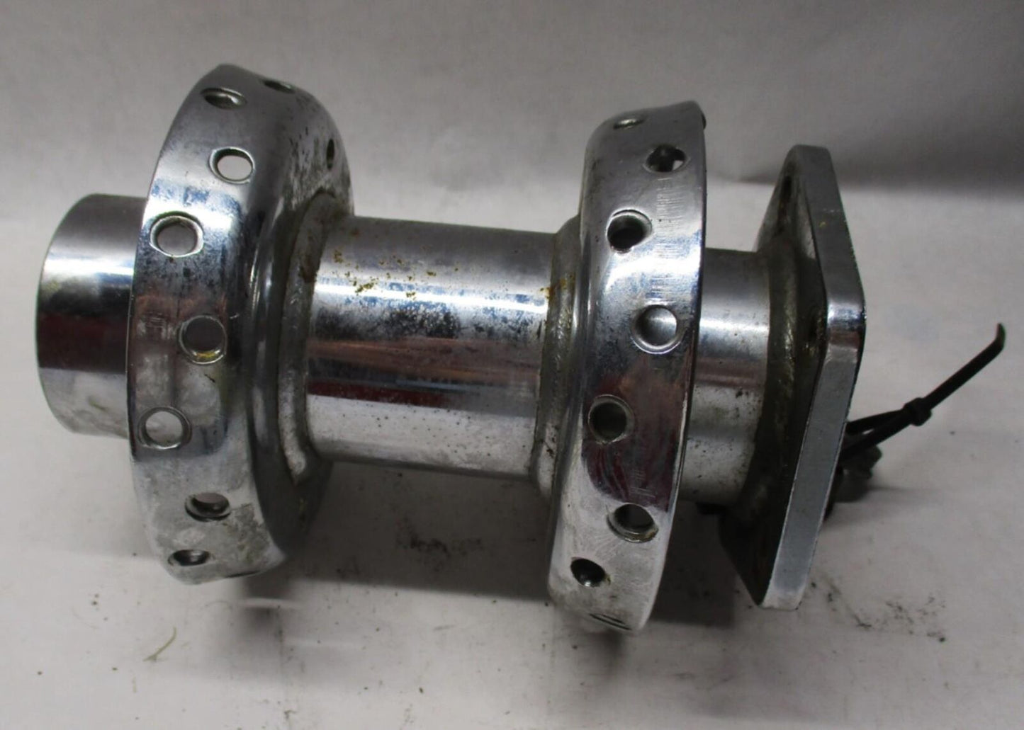 Harley Davidson Chrome Spoked Wheel Hub w/ Spacers Shovelhead Front