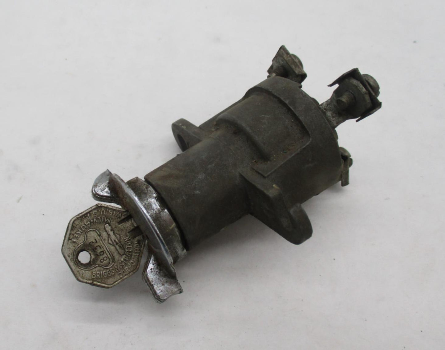 Vintage Auto Motorcycle Delco Remy Ignition Switch with Key 8632