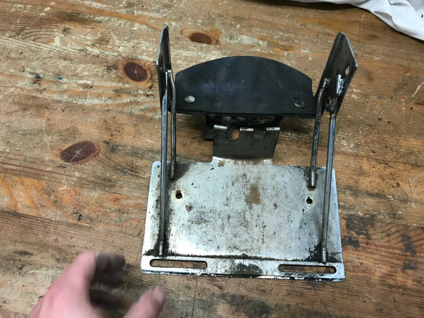 Harley Bob-Tail Fender Chrome tail w/mounting bracket and license plate holder