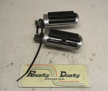 Genuine Harley Davidson Footpegs Chrome & 3 Rib Ribbed Angled Rubber Logo