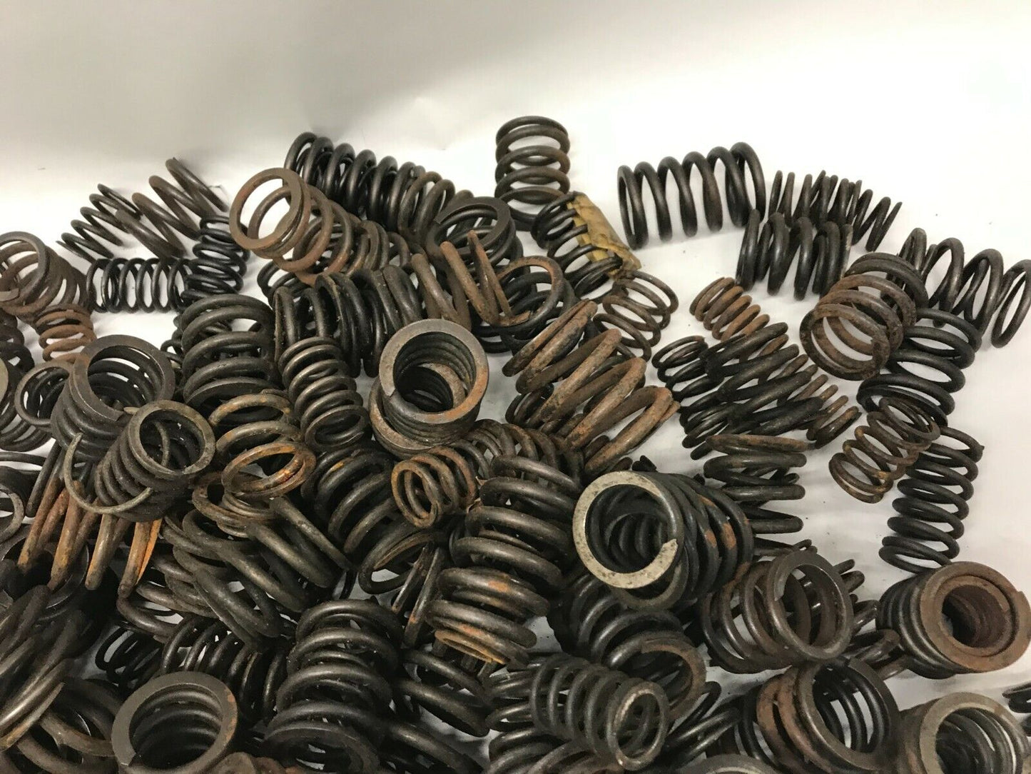 Huge 24 LB Lot Harley Davidson Ironhead Sportster Top Valve Springs Used Mixed