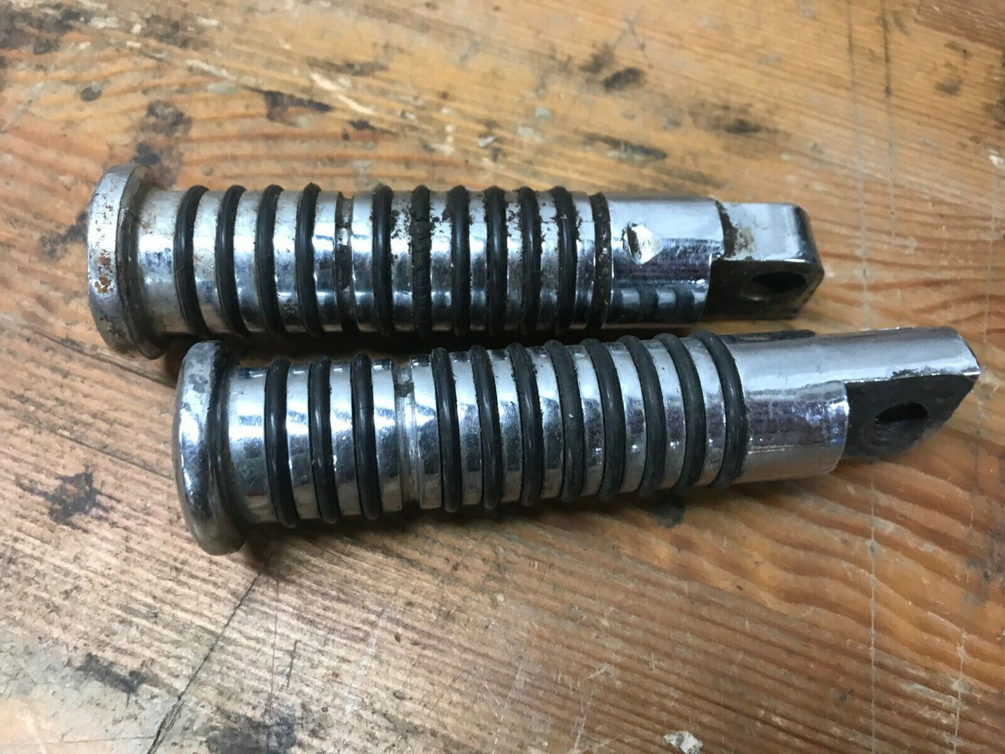 Pair Harley Shovelhead Sportster Foot Pegs Foot Rest Rubber Round Chrome Ribbed