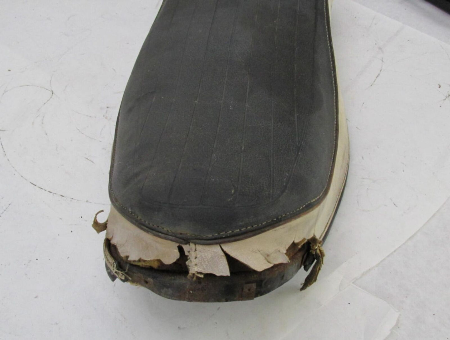 Harley Davidson Genuine XLCH XLH Ironhead Sportster Buddy Seat