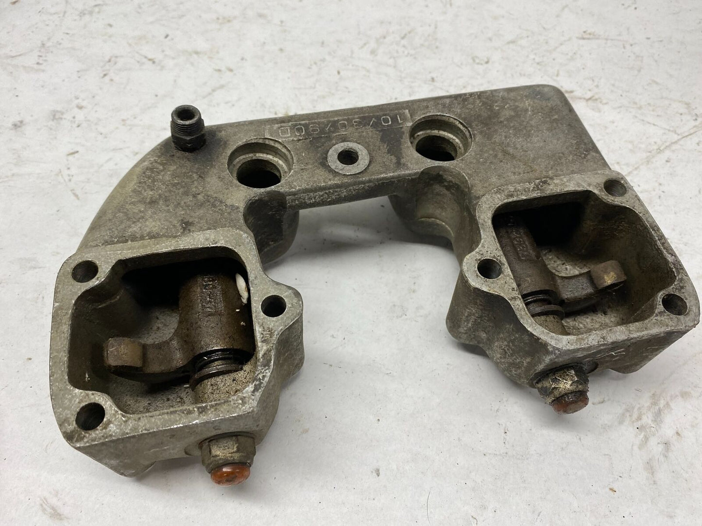 Harley Davidson Ironhead Valve Rocker Cover w/ Rockers 17512-71