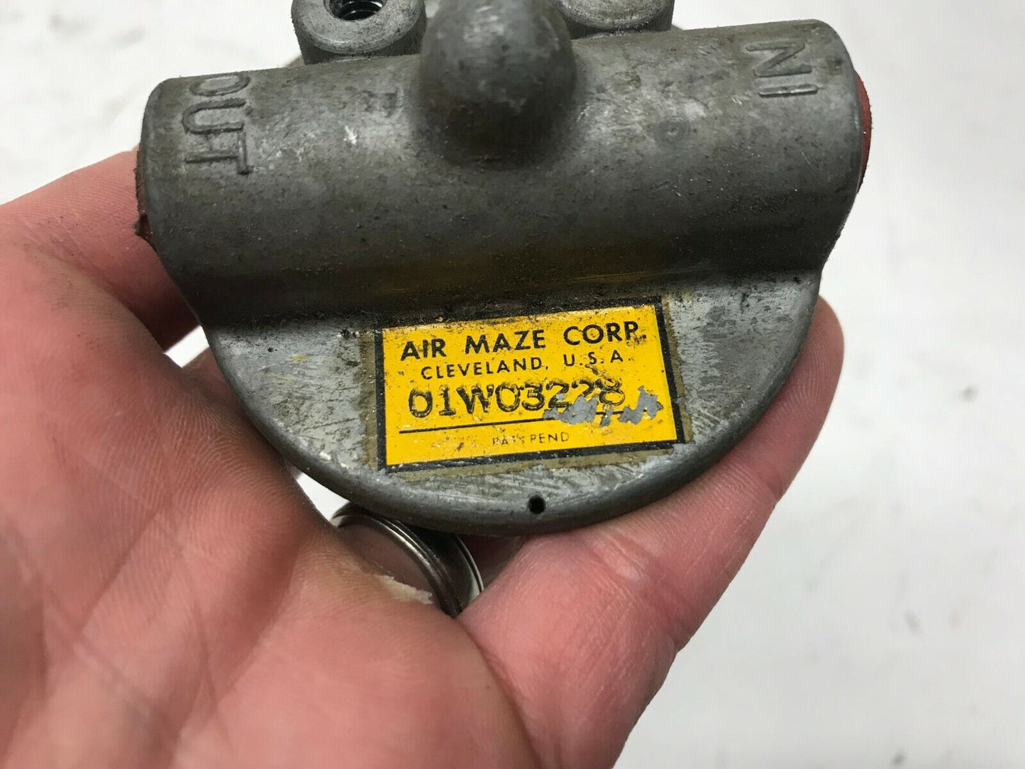 AIR MAZE PNEUMATIC FUEL STRAINER FILTER PIPER 01W03228 Cleveland