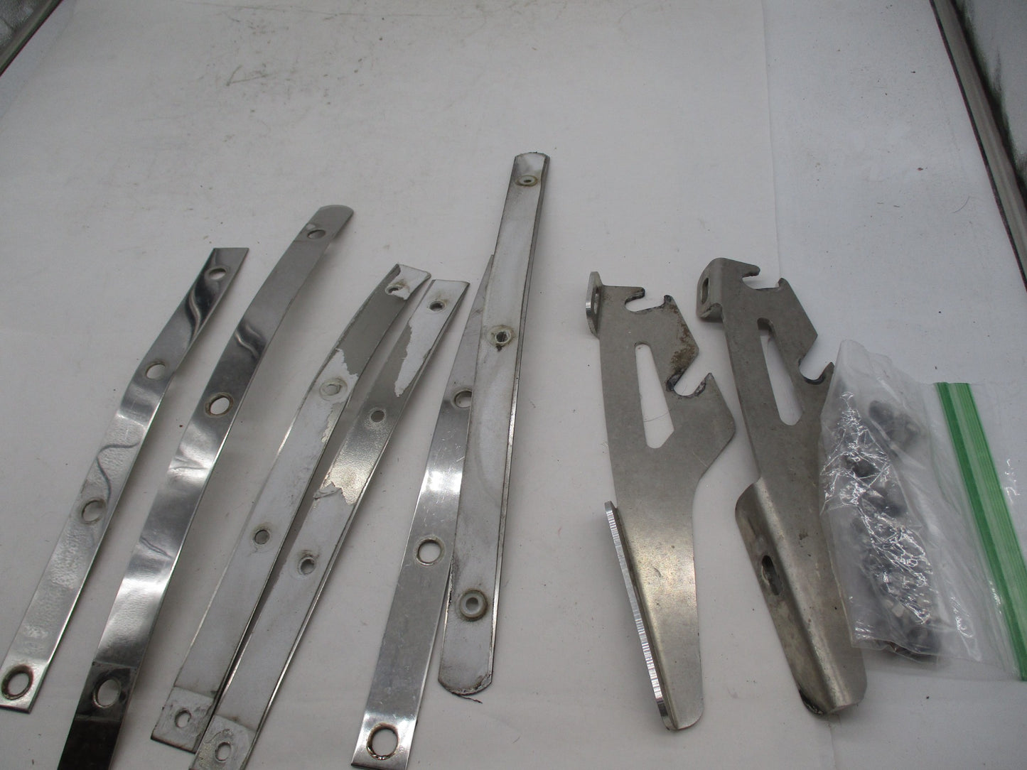 Harley 08-17 Dyna FXDWG Wide Glide Windshield Complete Hardware Bracket Kit